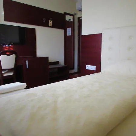 Gostisce Zvezda Πανσιόν Ljutomer