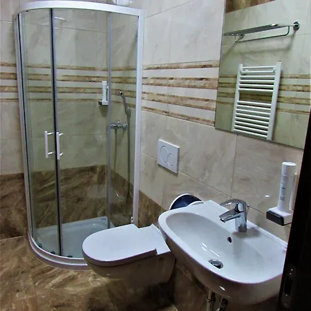 Gostisce Zvezda בית הארחה ליוטומר